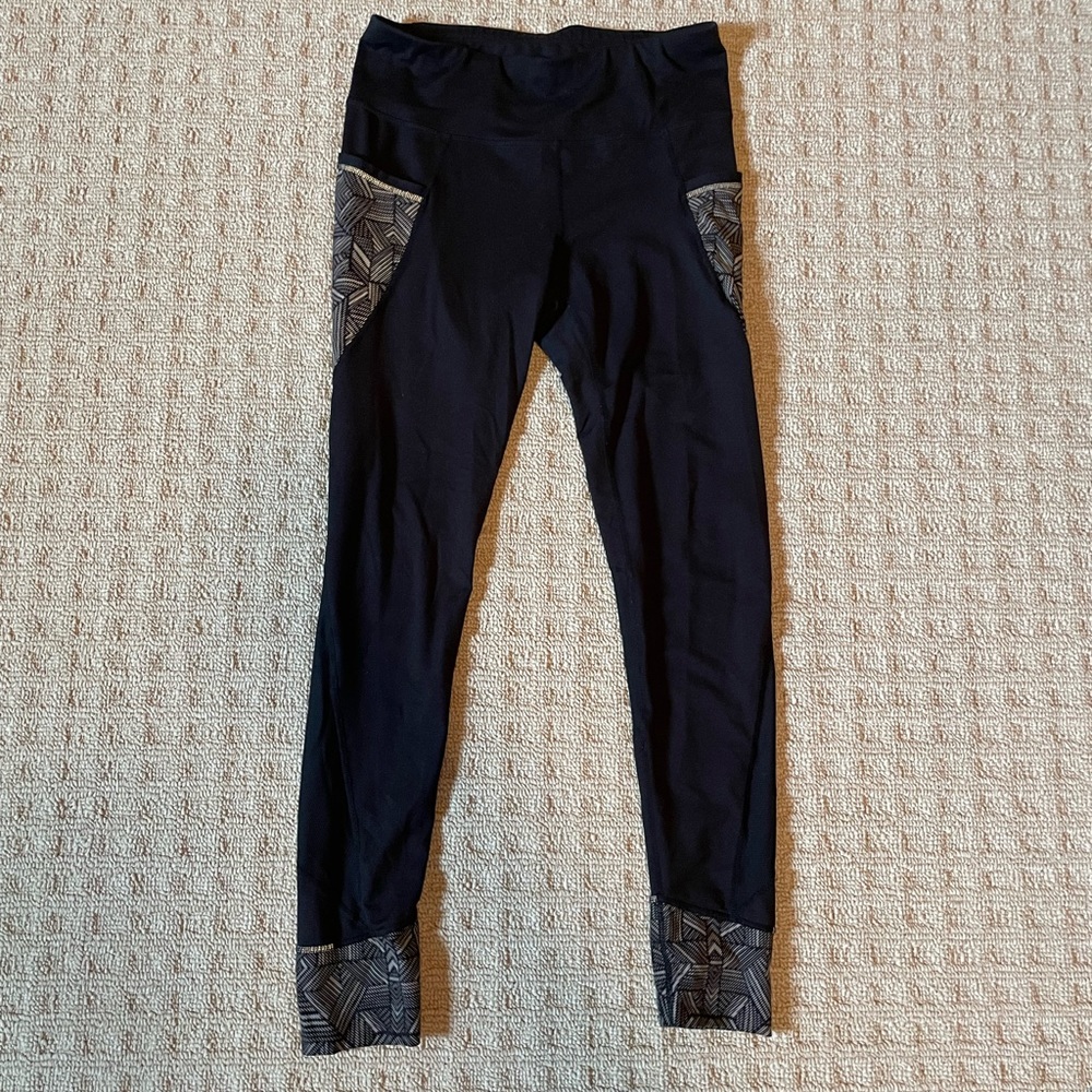 Athleta medium tall leggings with pockets